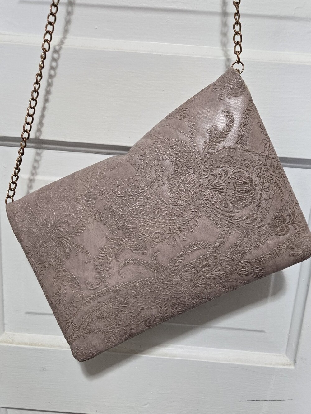 Urban Expressions Dusty Mauve Fold-Over Chain Crossbody Bag - Picture 7 of 11